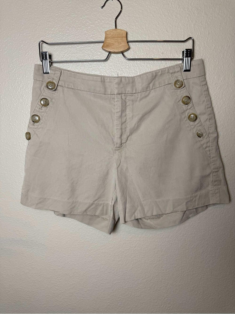 Banana Republic 60% Lyocell 40% Cotton Button-Trim Khaki Bermuda Shorts